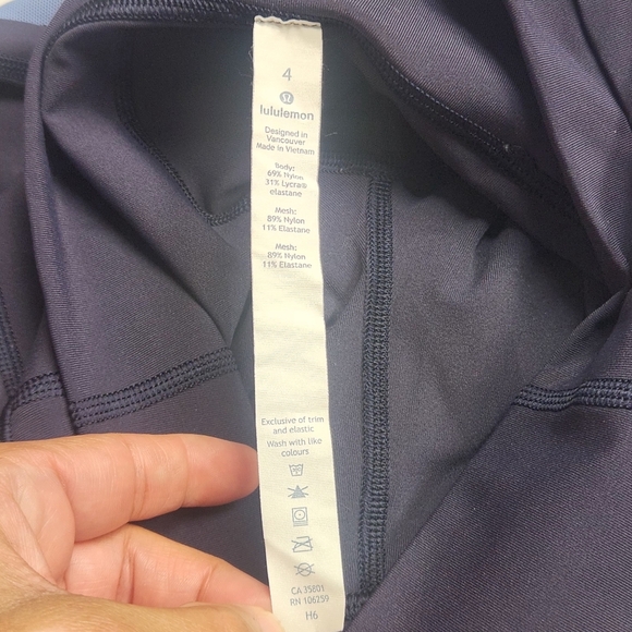 Lululemon Mix & Mesh Crop 21" Midnight In Navy Moroccan Blue/Light Horizon 4 - Picture 7 of 13